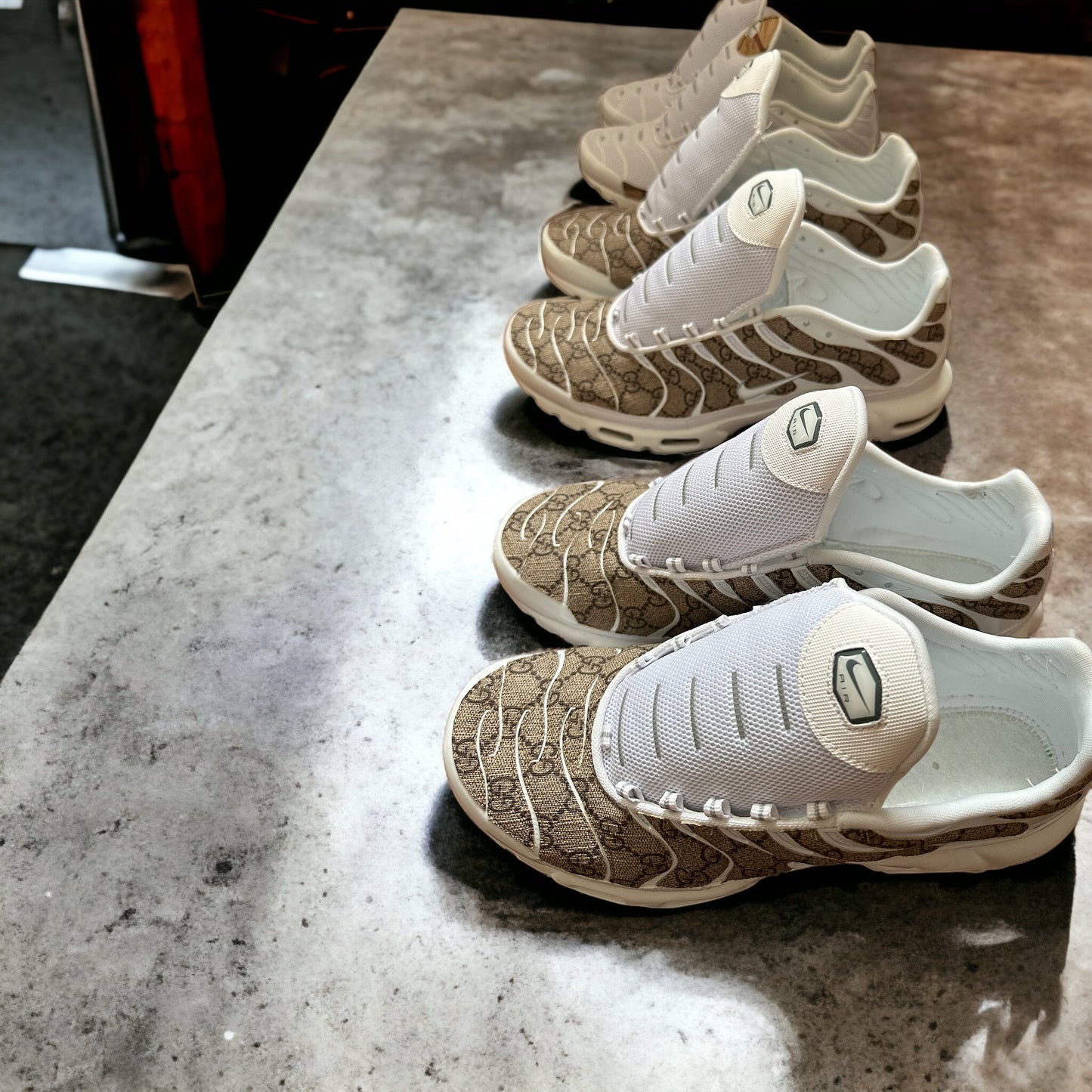 CUSTOM SNEAKER