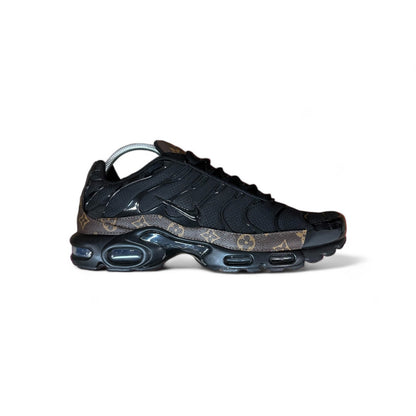 CUSTOM SNEAKER
