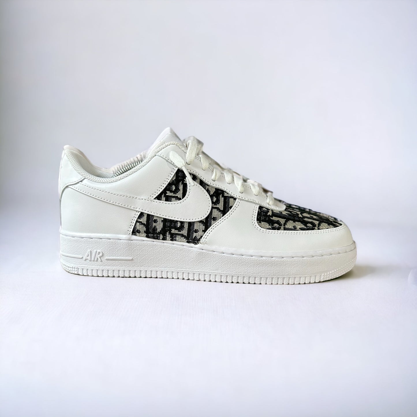 CUSTOM SNEAKER